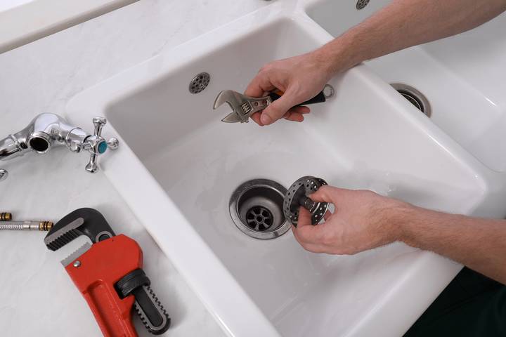 5 Best Home Remedies for Clogged Sink Drain