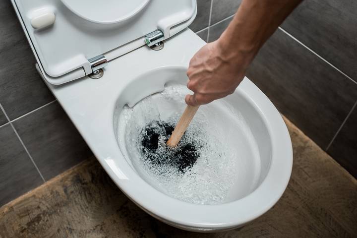 7 Reasons Why My Toilet Keeps Clogging for No Reason